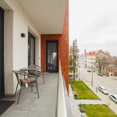 Enjoy The Light ! Central Space Oradea Exteriér fotografie